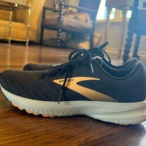 Brooks Launch 7